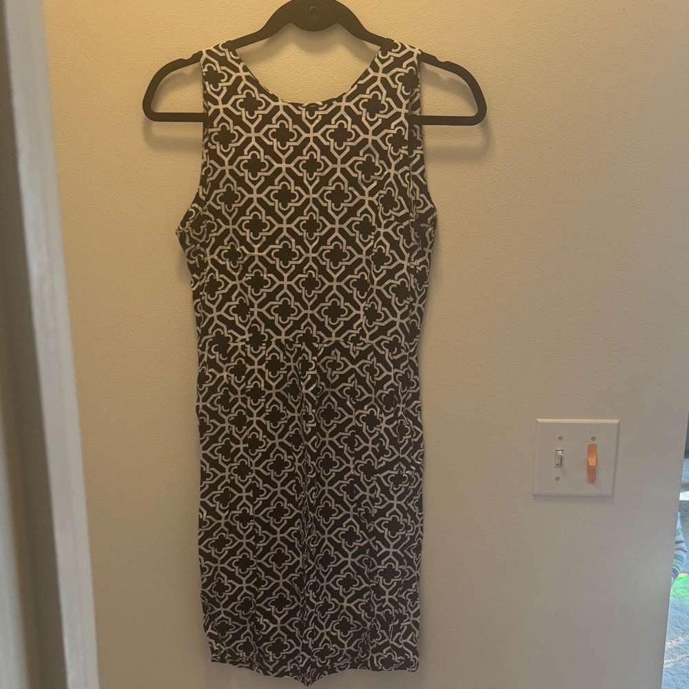 Escapada Black and White Geometric Midi Dress